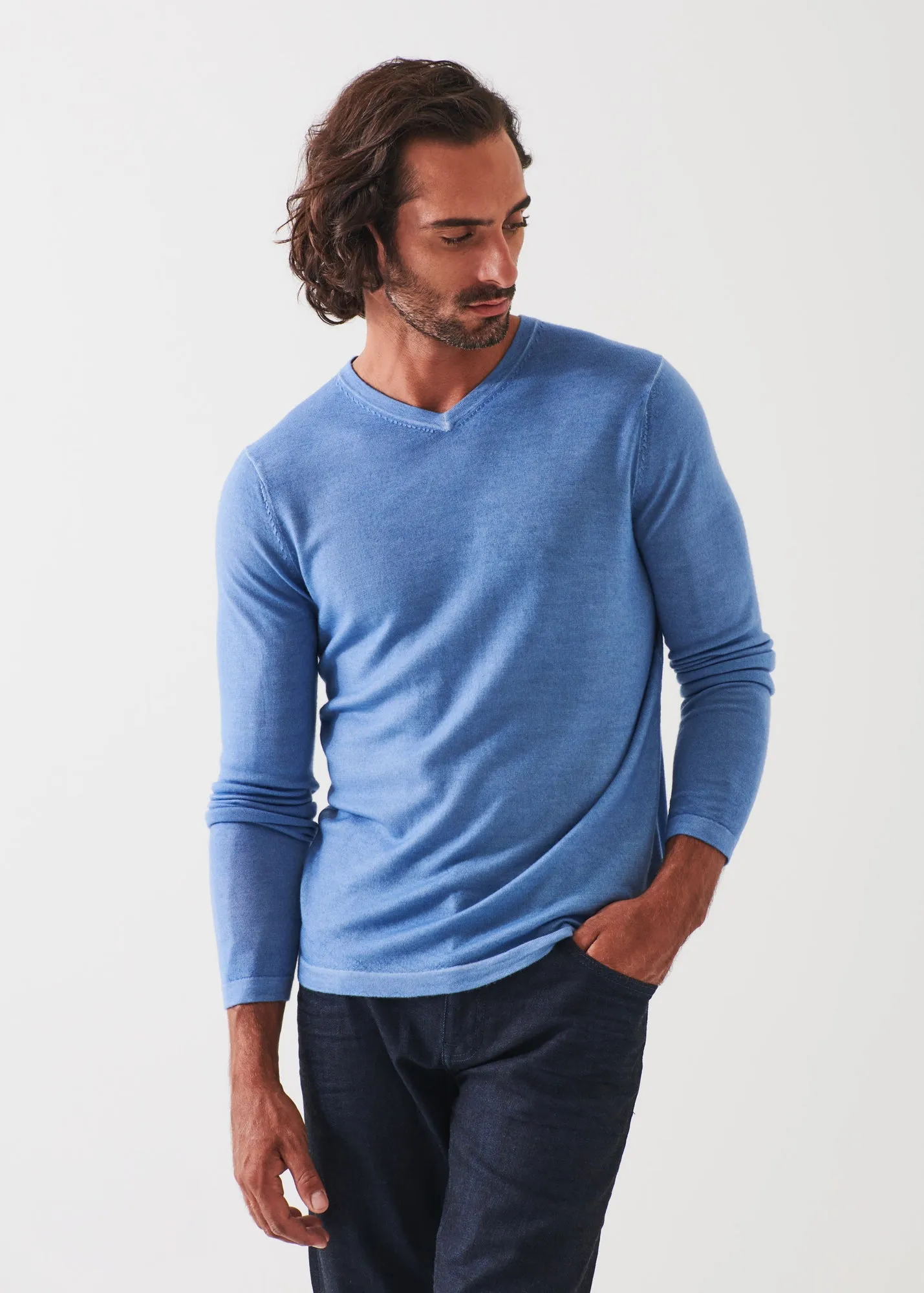 EXTRA-FINE MERINO VINTAGE WASH V-NECK